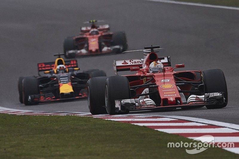 Sebastian Vettel, Ferrari SF70H; Daniel Ricciardo, Red Bull Racing RB13; Kimi Räikkönen, Ferrari SF7