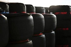 Mercedes e Ferrari optam por diferentes pneus na Áustria