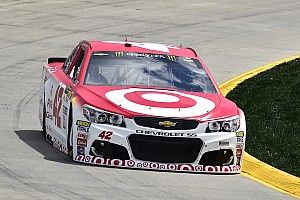 Martinsville qualifying rained out, Larson to start from pole