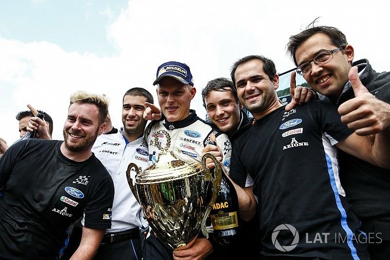 Podio: Ott Tänak, M-Sport con el equipo