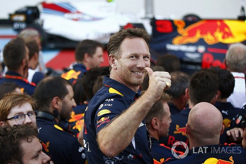 Horner overtuigd van Verstappen: "Kan ook zomaar drie GP's op rij winnen"