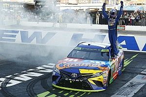 Кайл Буш прошел во второй раунд плей-офф NASCAR