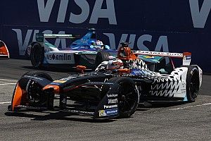 Technique - Steering wheel of the Formula E car explained