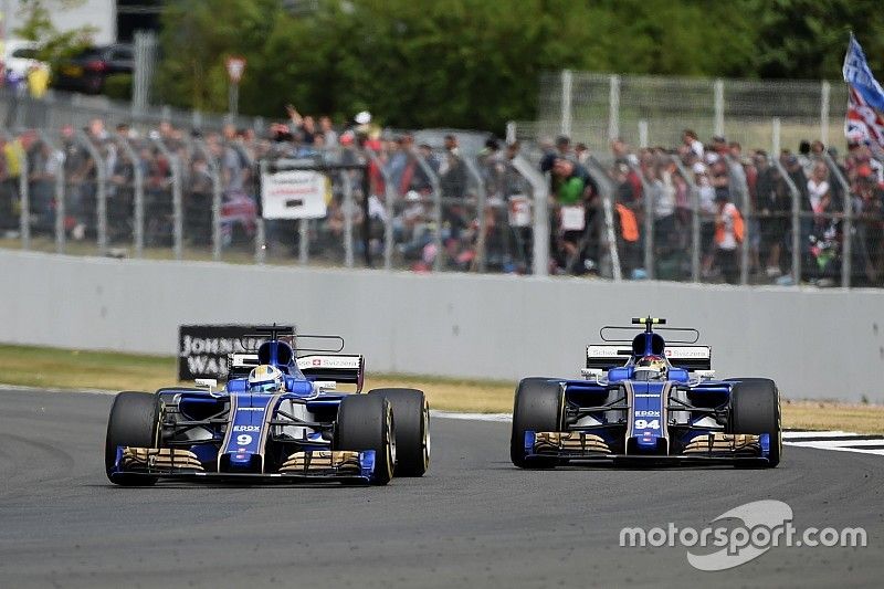 Marcus Ericsson, Sauber C36 y Pascal Wehrlein, Sauber C36