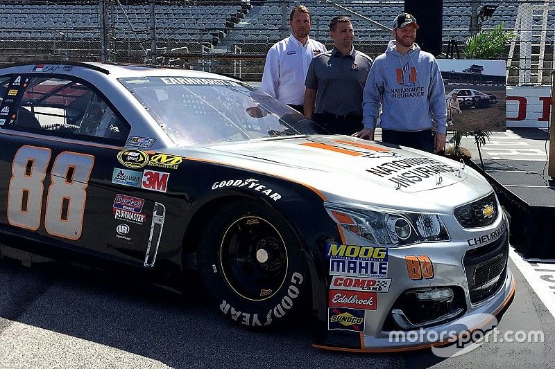 Dale Jr. to run his "favorite paint scheme of all-time" at Darlington