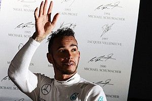Hamilton akui tak berpeluang lawan Rosberg di Singapura