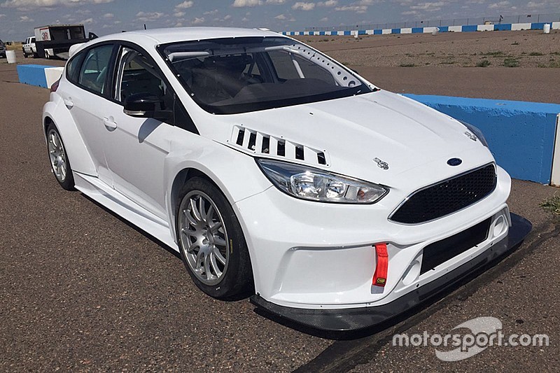 La Ford Focus TCR della FRD scende in pista a Singapore