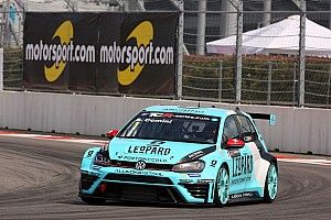 TCR in Sochi: Stefano Comini schnappt sich die Pole-Position