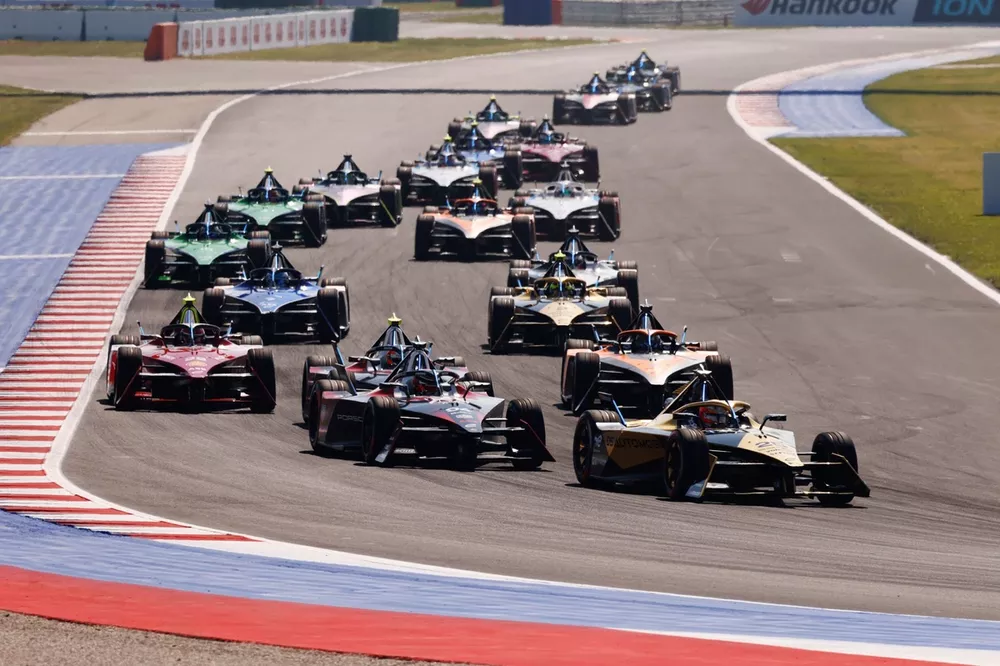 Jean-Eric Vergne, DS Penske, DS E-Tense FE23, Pascal Wehrlein, Porsche, Porsche 99X Electric Gen3, Sam Bird, NEOM McLaren Formula E Team, e-4ORCE 04, Antonio Felix da Costa, Porsche, Porsche 99X Electric Gen3, Oliver Rowland, Nissan Formula E Team, Nissan e-4ORCE 04