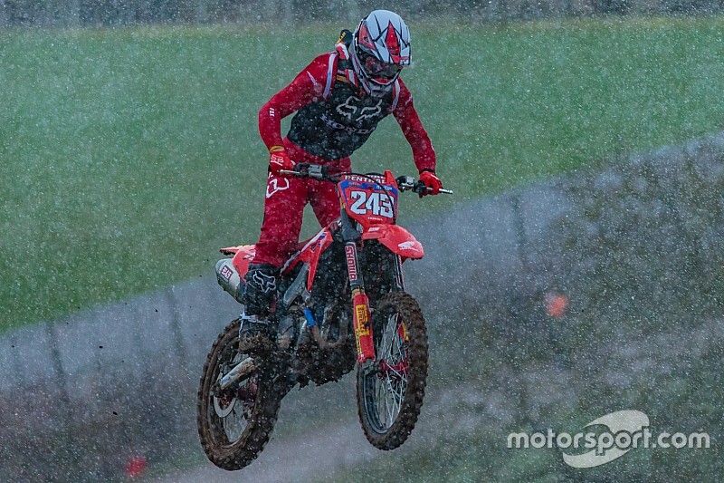 Gajser pakt pole in Britse sneeuw, Herlings vierde