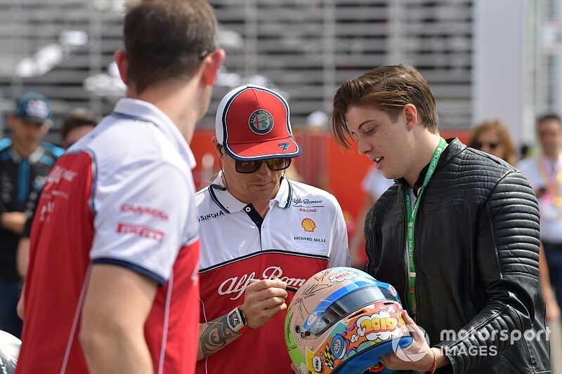 Raikkonen: "Mücadeleyi arttırdığı sürece araçların 10 saniye yavaş olması sorun değil"