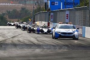 Grue et commissaires sur la piste après Safety Car : la FIA s'explique