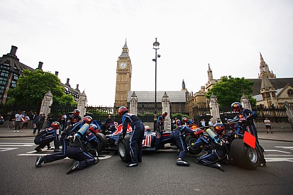 Bijzondere Red Bull-demo's in de jaren '10: Pitstop in Londen
