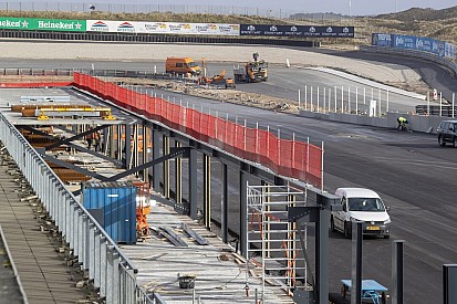 Update Zandvoort: Bandenstapels in Scheivlak, asfalt in F2-paddock
