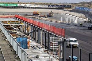 Update Zandvoort: Bandenstapels in Scheivlak, asfalt in F2-paddock