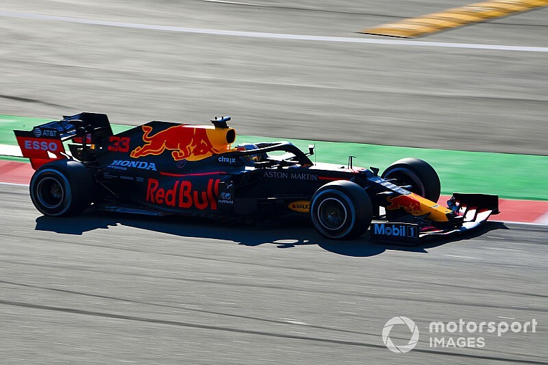 Videón Verstappen megpördülése Barcelonából