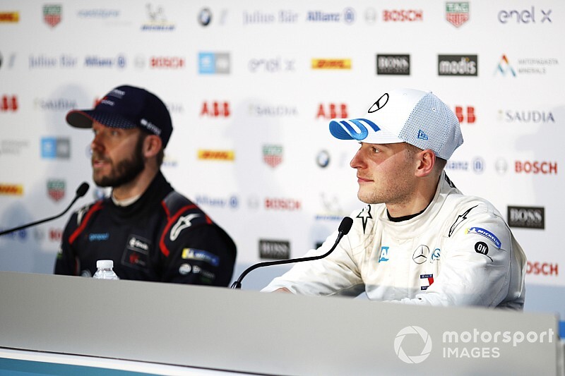 Vandoorne szerint semmi extra nem történt a Sims-szel való ütközéskor