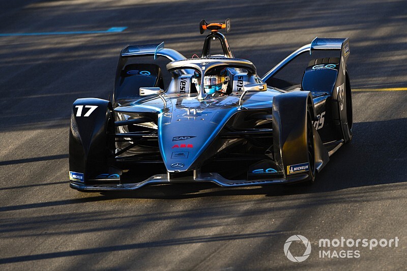 Riyad ePrix: Sims op pole, De Vries derde in eerste kwalificatie