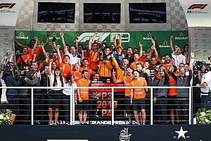 Festa de Sainz e McLaren tem pódio 'surreal' em Interlagos; veja