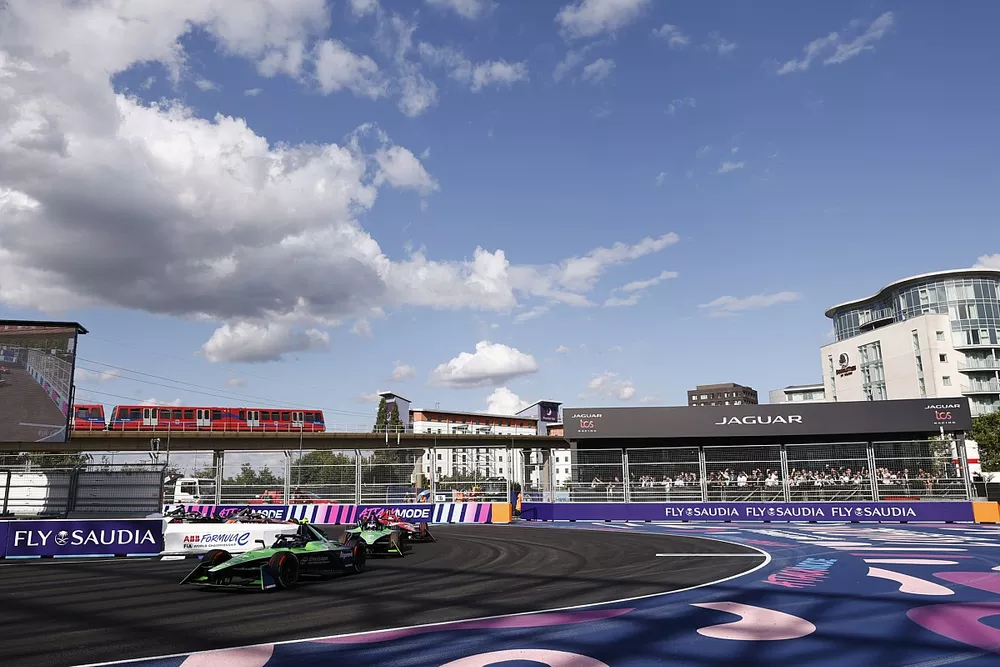 Nick Cassidy, Envision Racing, Jaguar I-TYPE 6, Sebastien Buemi, Envision Racing, Jaguar I-TYPE 6 