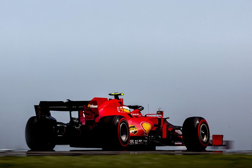 Saling Senggol, Sainz Tuduh Russell Biang Keladinya