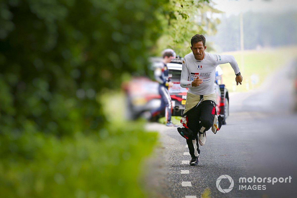 Ogier Sukses Perlebar Keunggulan meski Gagal Podium