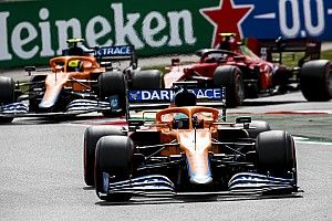 Sainz y el "ajustado" movimiento defensivo de Norris en Barcelona