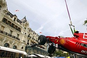 Alonso: "Dolió lo de 2010, este toque fue un pequeño beso"
