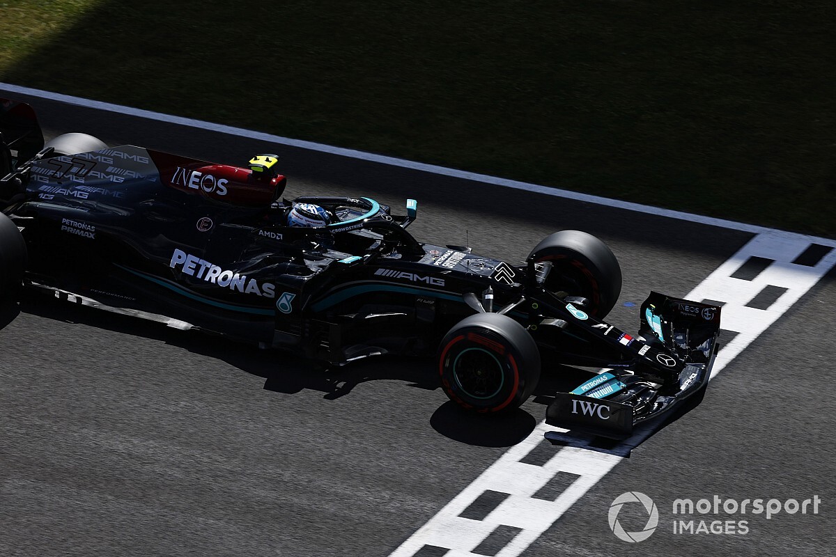 Bottas amaro: "Non so cosa sia successo nel primo stint"
