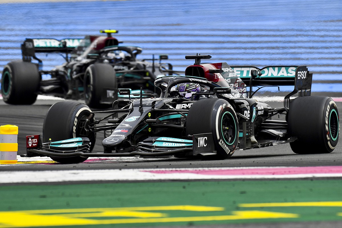 Schumacher a Mercedes gumigondjáról, Verstappen elévágásáról vélekedett