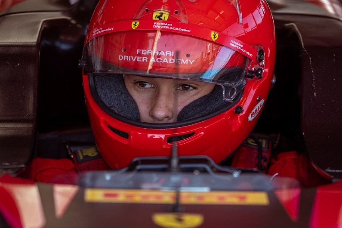 Un español de 15 años prueba con la Ferrari Driver Academy