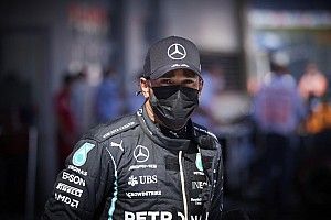 Hamilton Kutuk Rasisme terhadap Trio Timnas Inggris