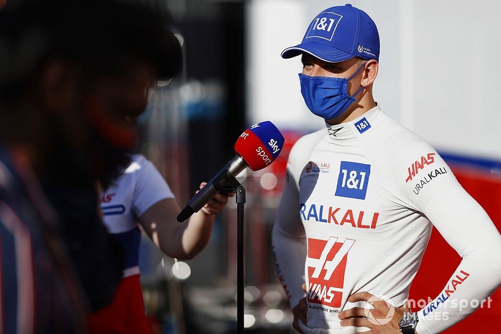 Schumacher autójában valószínűleg motort kell cserélni