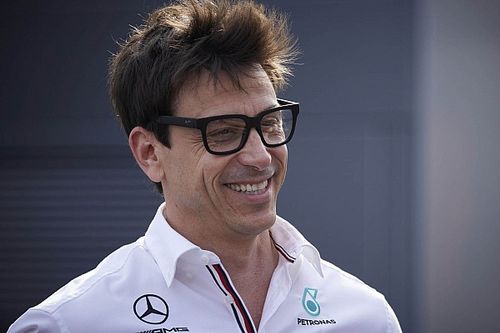 Bos Mercedes Jual 3 Koleksi Supercar, Termasuk 2 Ferrari