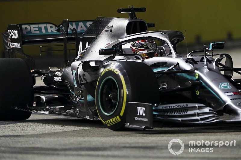 Hamilton supera a Verstappen en la 2° práctica