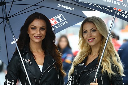 Rajtrácslányok a motoros világból: forrt a levegő!