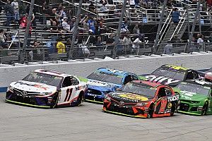 What time and channel is the Saturday Dover NASCAR race?