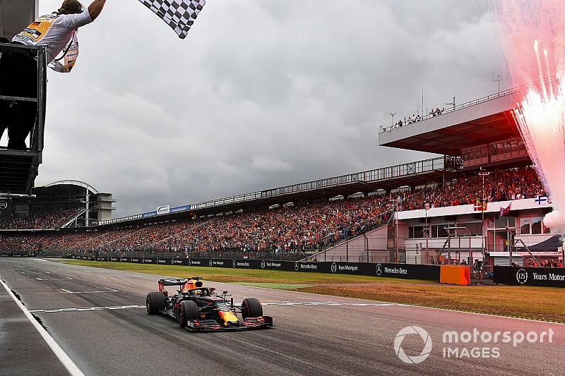 Verstappen: "Y encima le regalé al público un bonito trompo"