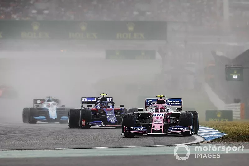 Lance Stroll, Racing Point RP19, devant Daniil Kvyat, Toro Rosso STR14
