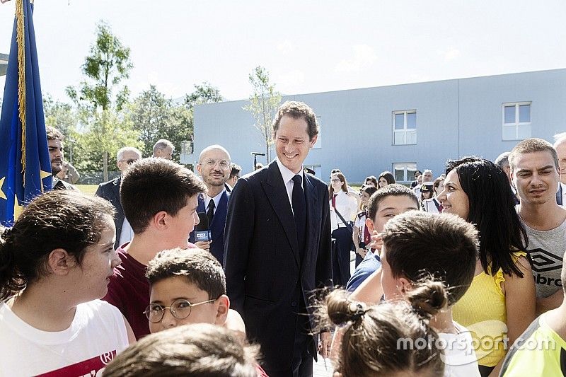 Ferrari: Elkann ad Amatrice nella scuola di... Marchionne