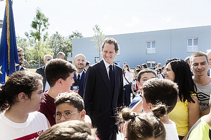 Ferrari: Elkann ad Amatrice nella scuola di... Marchionne
