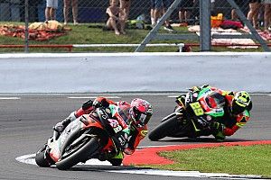 Smith hopes Espargaro can "hold on" at Aprilia