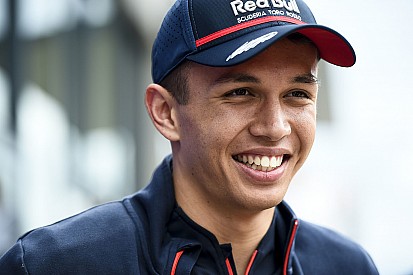 Achtergrond: Wie is de nieuwe teamgenoot van Max Verstappen?