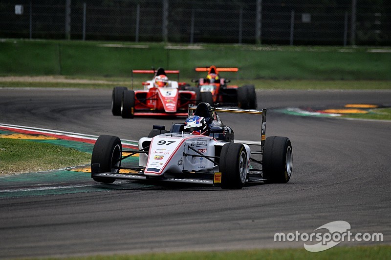 F4: Il poleman Stanek vince Gara 2 ad Imola