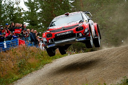 ES16 à 19 - Lappi s'intercale entre les Toyota