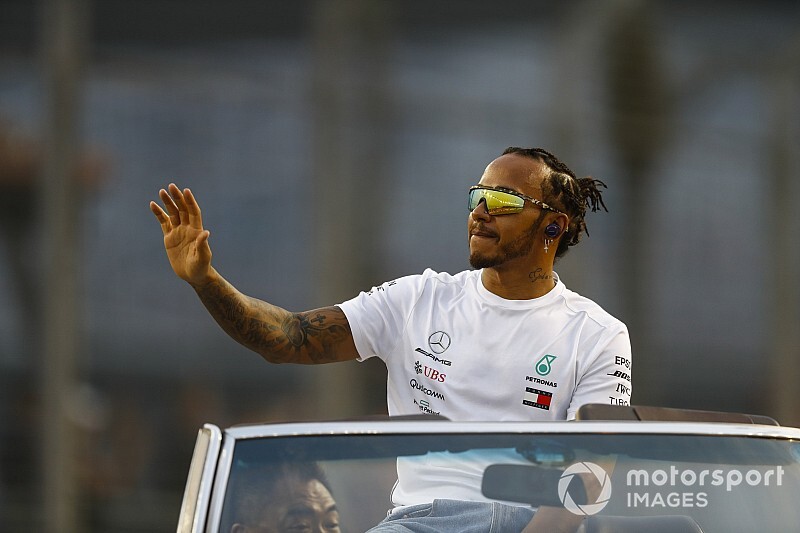 Hamilton sosem elégedett teljesen a külsejével