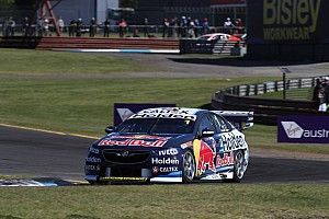 Sandown 500: Dumbrell hands early advantage to Triple Eight