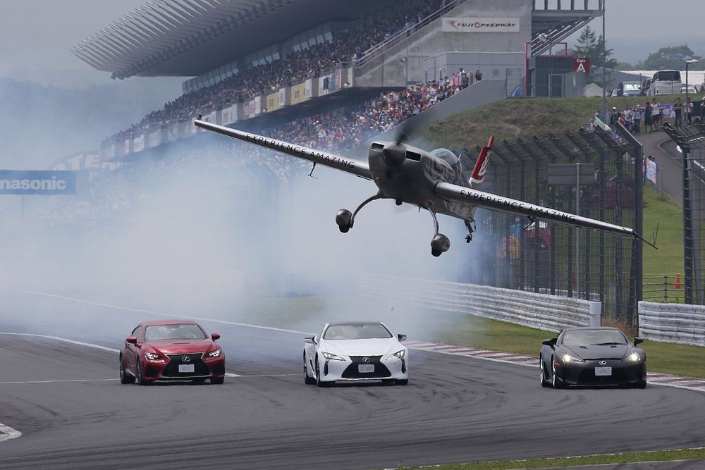 エアレース・パイロット室屋義秀、今年もスーパーGT第8戦富士でフライトパフォーマンスを披露!
