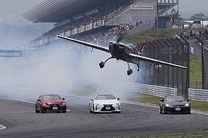 エアレース・パイロット室屋義秀、今年もスーパーGT第8戦富士でフライトパフォーマンスを披露!