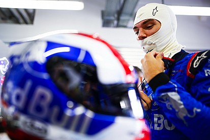 Un débris a percuté la visière de Gasly